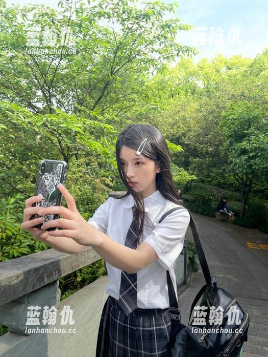 166吃瓜 在166吃瓜黑料网中畅游,精准导航与网址带你解密娱乐圈!