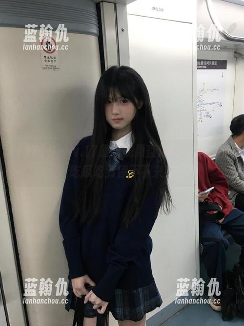 www.17最新视频直达热辣事件，吃瓜吃到停不下来！