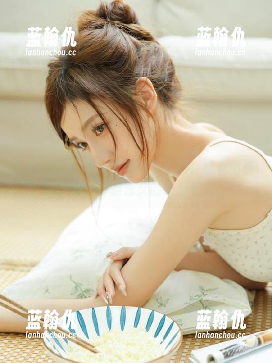 17c黑料爆料视频在线看免费版，带你体验永久的吃瓜乐趣！