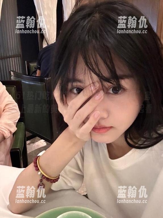 想知道“51热门吃瓜”官网上最新的美食热点吗？快来跟我一起看！