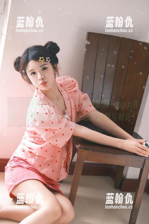 来“51热门吃瓜”app首页，获取当下最热门的吃瓜话题与讨论！