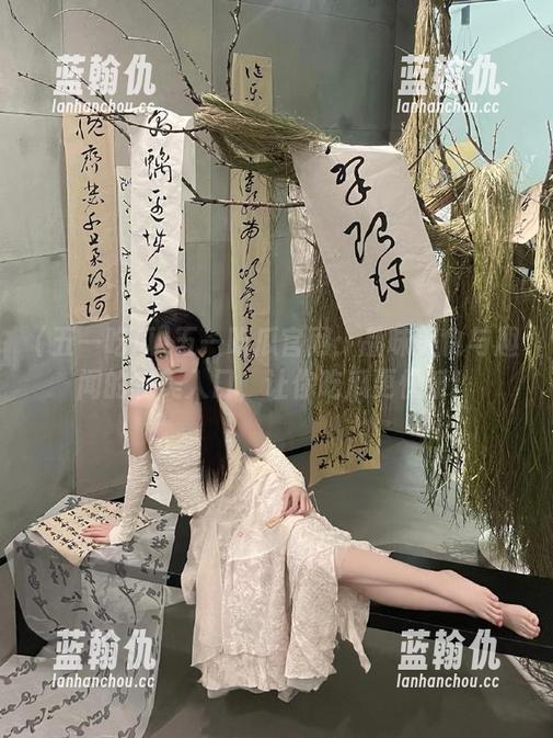 五一吃瓜官网：品味美食与趣闻的完美入口，让你吃瓜更快乐！