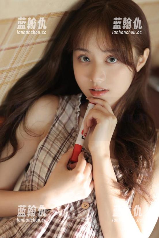 登录“吃瓜天堂”app，发掘隐藏在娱乐圈的精彩故事，与广大吃瓜群众互动