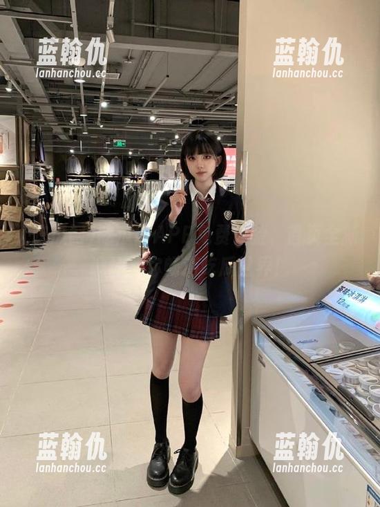 吃瓜网APP免费体验，首页全新设计带你畅游吃瓜世界！