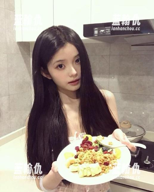 黑哥扒料视频新鲜出炉，萌趣吃瓜别错过