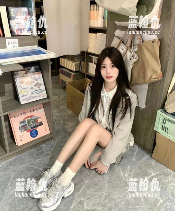 想要及时获取八卦？下载“黑料不打洋”苹果版，永不迷路！