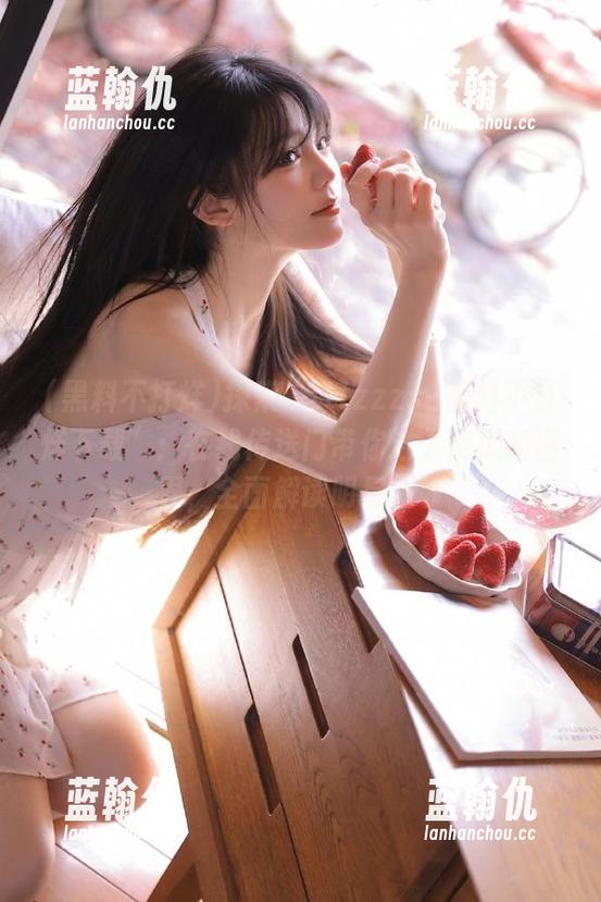 探索“tttzzzsu黑料不打烊下载”：在线传送门带你进入吃瓜新世界，全面解读明星轶事