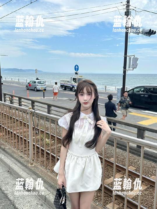 发现国产网红黑料吃瓜网站，永不迷路获取独家内容